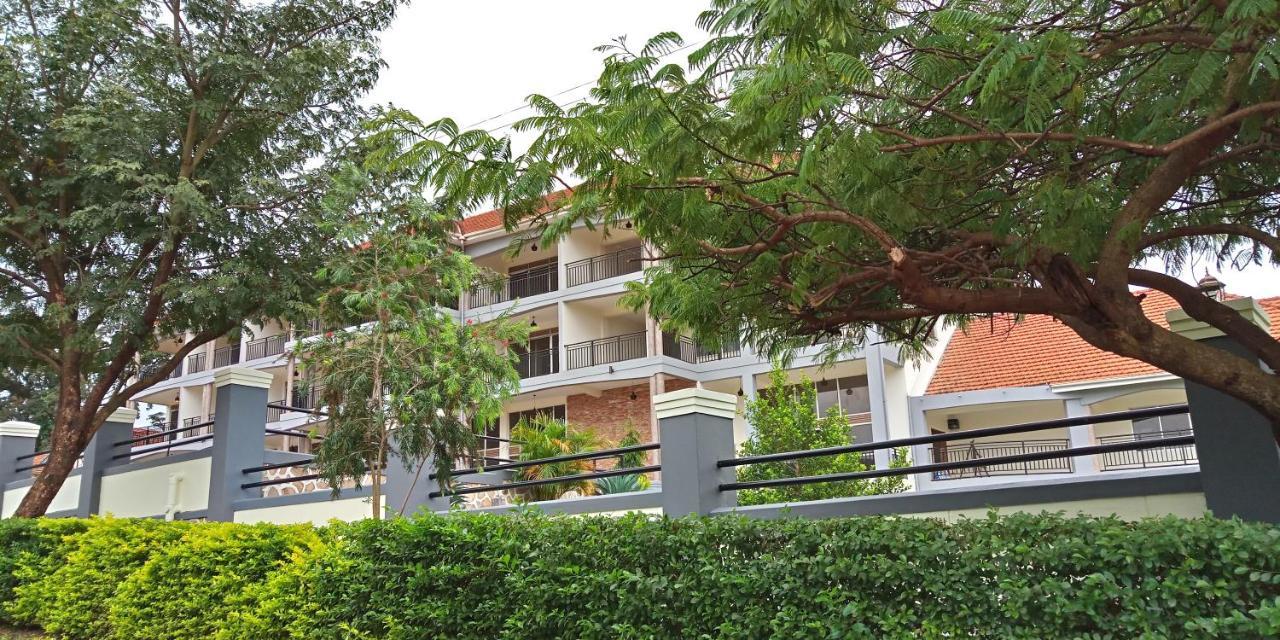 Eka Hoima Hotel Exterior foto